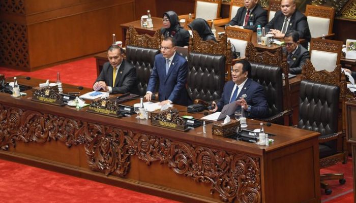 Revisi UU Pilkada Batal Disahkan DPR, Pendaftaran Calon Kepala Daerah di Pilkada 2024 Ikuti Putusan MK