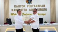 Kepala Kantah Simalungun Serahkan Sertipikat Hak Pakai ke Kementerian PUPR