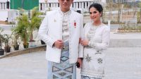 Menteri AHY Kenakan Baamar Galung Pancar Matahari dari Kalimantan Tengah pada Upacara HUT ke-79 Kemerdekaan RI