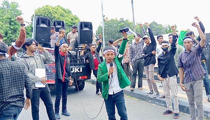 BEM UMN AW Medan Gelar Aksi di Mapoldasu, Desak Tangkap Pemilik PT Super Andalas Plastik & PT Cakra Sukses Logamindo