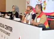Legenda Atlet Sumut Bawa Api Obor di Pembukaan PON XXI Wilayah Sumut