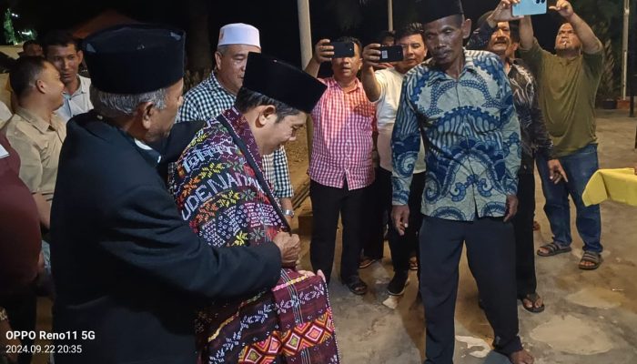 Dukungan Moral Hadapi Pilkada Padanglawas: Putra Mahkota Alam Hasibuan Diulosi Tokoh Adat