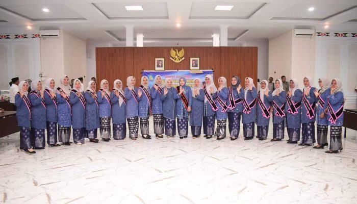 Eli Mahrani Lantik Bunda PAUD Kecamatan Se-Kabupaten Mandailing Natal: Dorong Peran Aktif dalam Pendidikan Anak Usia Dini