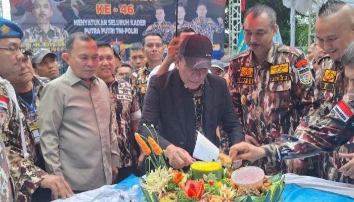 Letjen TNI (Purn) Edy Rahmayadi Potong Tumpeng di HUT GM FKPPI ke-46: “Kita Bukan Kaleng-Kaleng, Ribak Sude!”