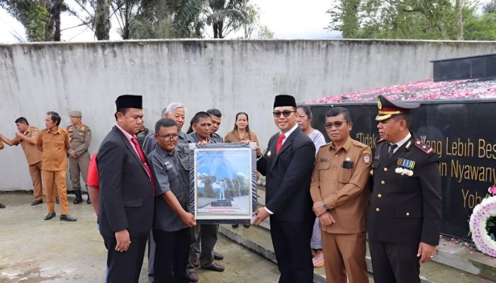 Pjs Bupati Toba Ajak Masyarakat Jadikan Pahlawan Revolusi D.I. Panjaitan Sebagai Teladan Pembangunan