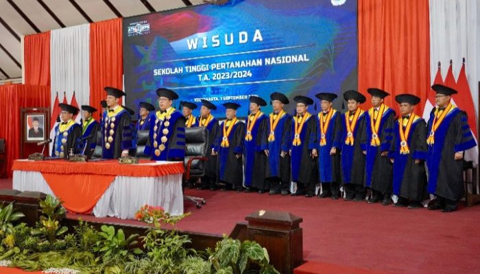 Wisuda 702 Taruna Sekolah Tinggi Pertanahan Nasional, Menteri AHY: Jangan Pernah Berhenti Belajar