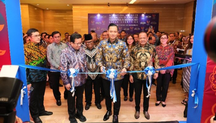 Resmikan Ekshibisi Tanah Ulayat, Menteri AHY Harap dapat Satukan Visi Sukseskan Pendaftaran Tanah Ulayat
