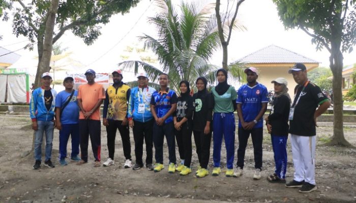Eddy Sibarani Beri Motivasi Atlet Kriket Sumut Jelang Laga T10