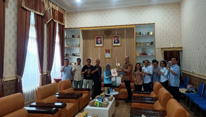 Kepala Kantor Pertanahan Pematangsiantar Serahkan Sertipikat Tanah Milik Pemko Untuk Mendukung Pembangunan Daerah
