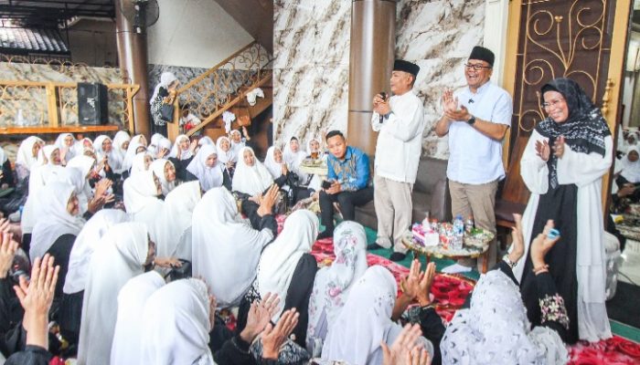 Majelis Taklim Halimah (MTH) Dukung Pasangan Asri Ludin Tambunan dan Lomlom Suwondo di Pilkada Deli Serdang 2024