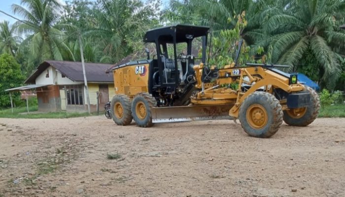 Warga Gading Barumun Barat Apresiasi Perbaikan Jalan oleh Putra Mahkota Alam Hasibuan