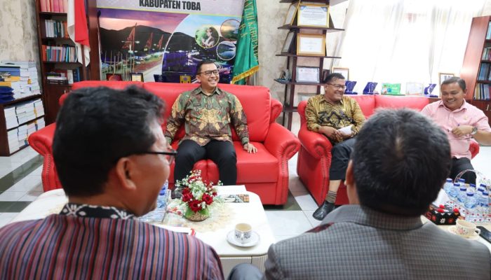 Pjs Bupati Toba Dukung Tim Pesparawi Toba untuk Berlaga di Ajang Nasional 2025