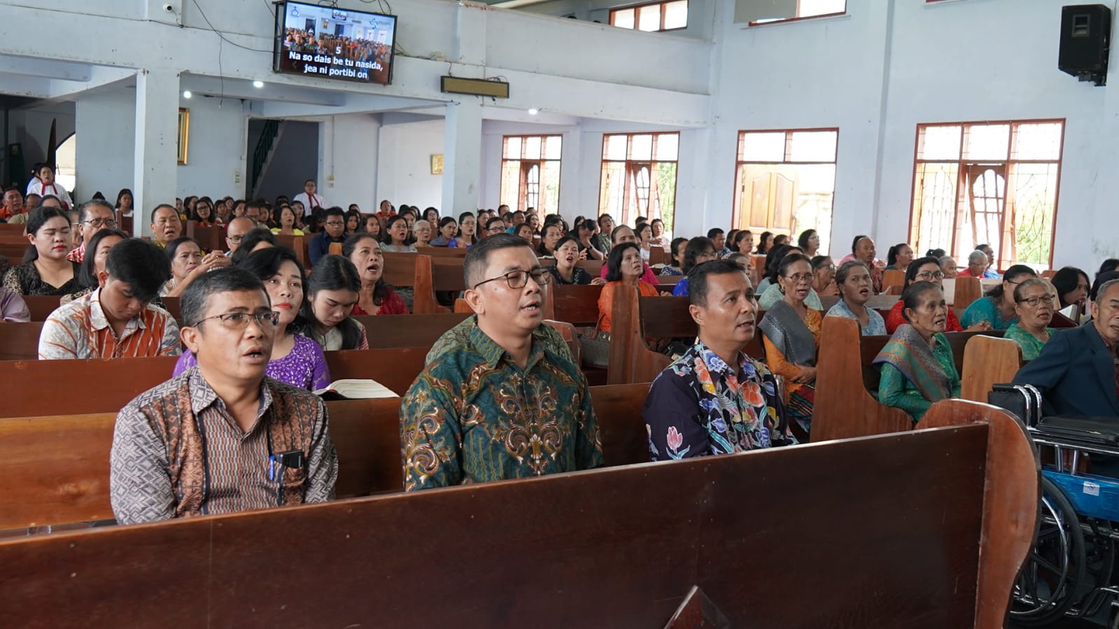 Pjs Bupati Toba Ibadah