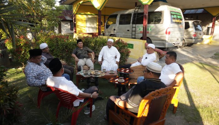 KH Sehat Muda Mompang Doakan Pasangan Putra Mahkota – Achmad Fauzan