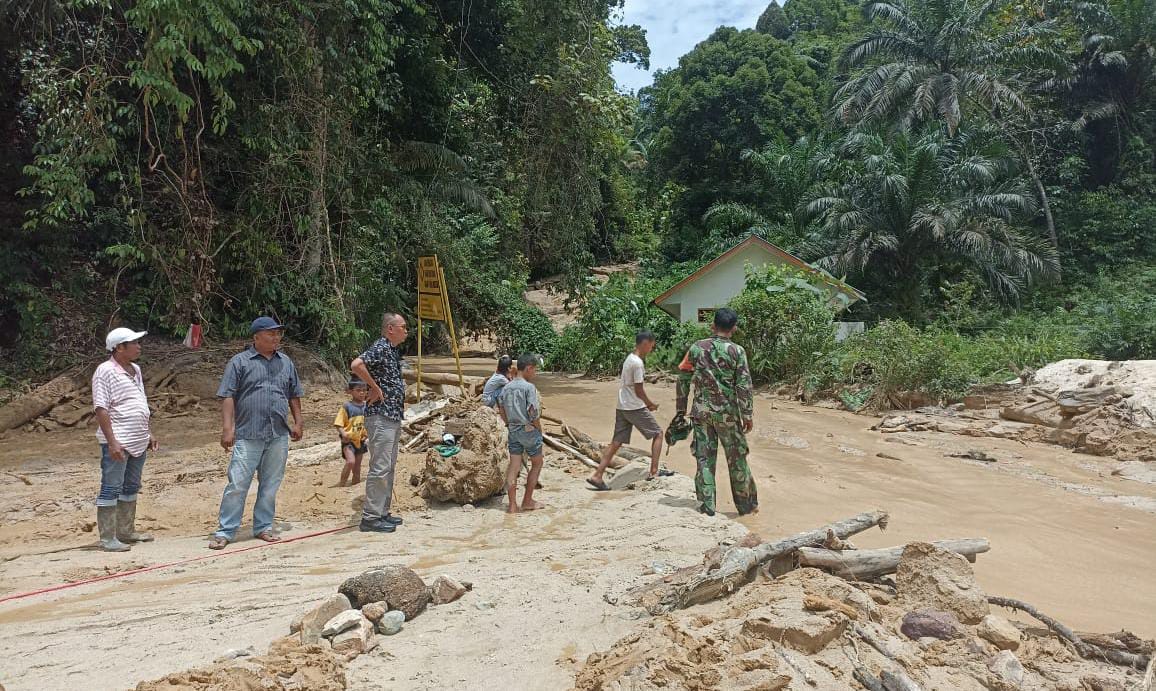 Bantuan untuk Korban Tanah Longsor