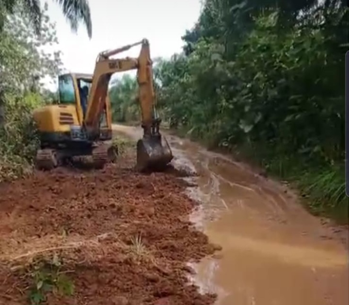 Perbaiki Jalan Rusak