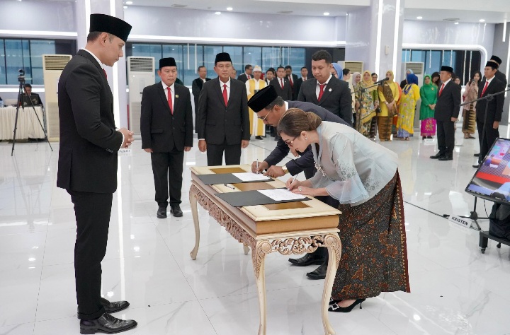 Lantik Pejabat