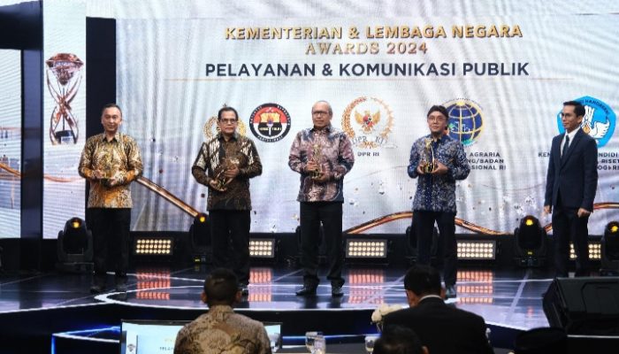 Kementerian ATR/BPN Terima Penghargaan Pelayanan dan Komunikasi Publik dari iNews TV