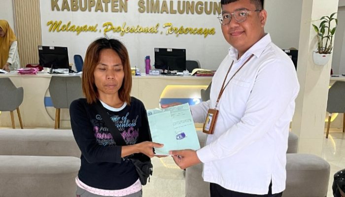 Persekutuan Umat Kristiani Kantor Pertanahan Simalungun Beri Bantuan Natal kepada PERTUNI