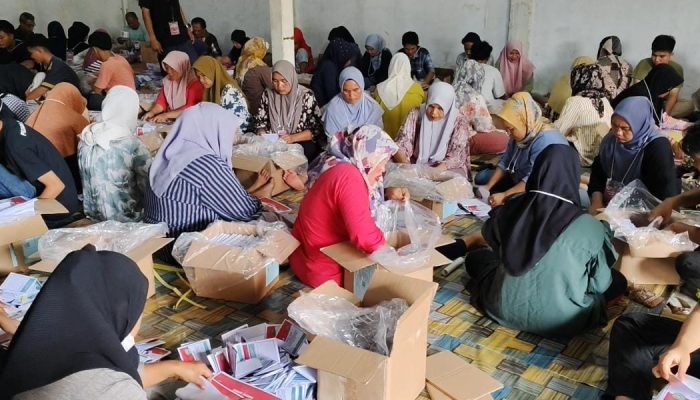 KPU Padangsidimpuan Mulai Sortir dan Lipat 166.015 Surat Suara Pemilu 2024