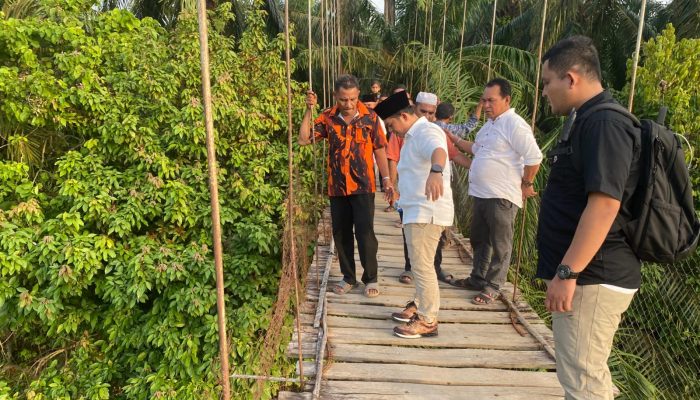 Putra Mahkota Alam Hasibuan Terima Banyak Keluhan Buruknya Infrastruktur Desa