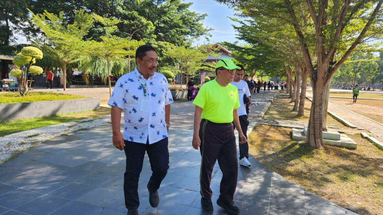 Akbar Tanjung Instruksikan