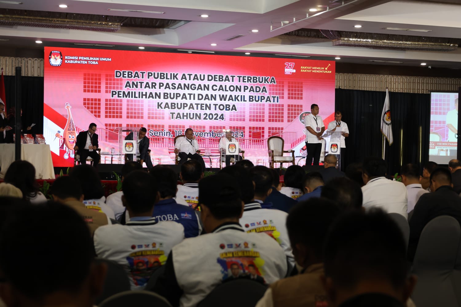 Debat Pilbub Toba