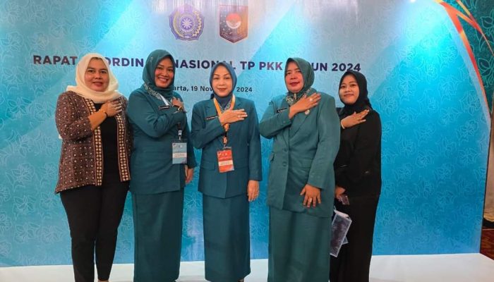 Ketua TP PKK Madina Hadiri Pelantikan Ketum TP PKK Pusat dan Ketua Tim Pembina Posyandu Nasional