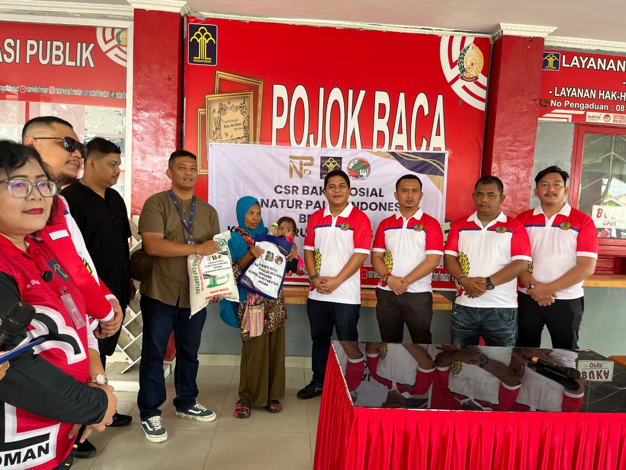 Rutan Kelas I Medan saat memberikan bantuan sosial