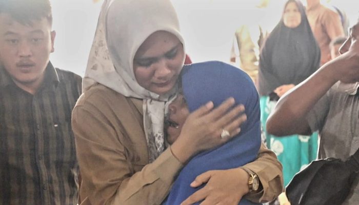 Geger! Istri Calon Bupati Tapsel Diteror di Jalan Lintas Sumatera