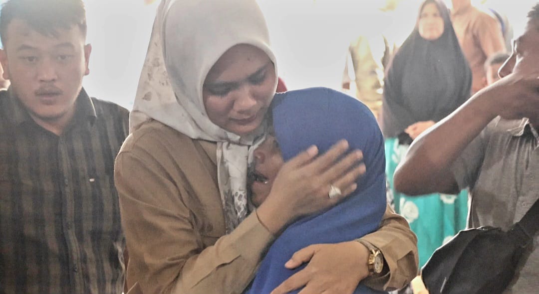 Istri Calon Bupati Diteror