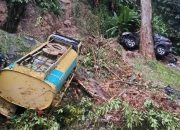 AKIBAT LONGSOR, JALAN MEDAN-BERASTAGI TUTUP, 3 MENINGGAL