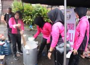 Bantu Masyarakat Korban Banjir, Polres Binjai Gerak Cepat Siapkan Dapur Umum
