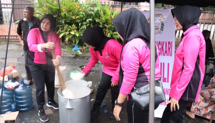 Bantu Masyarakat Korban Banjir, Polres Binjai Gerak Cepat Siapkan Dapur Umum