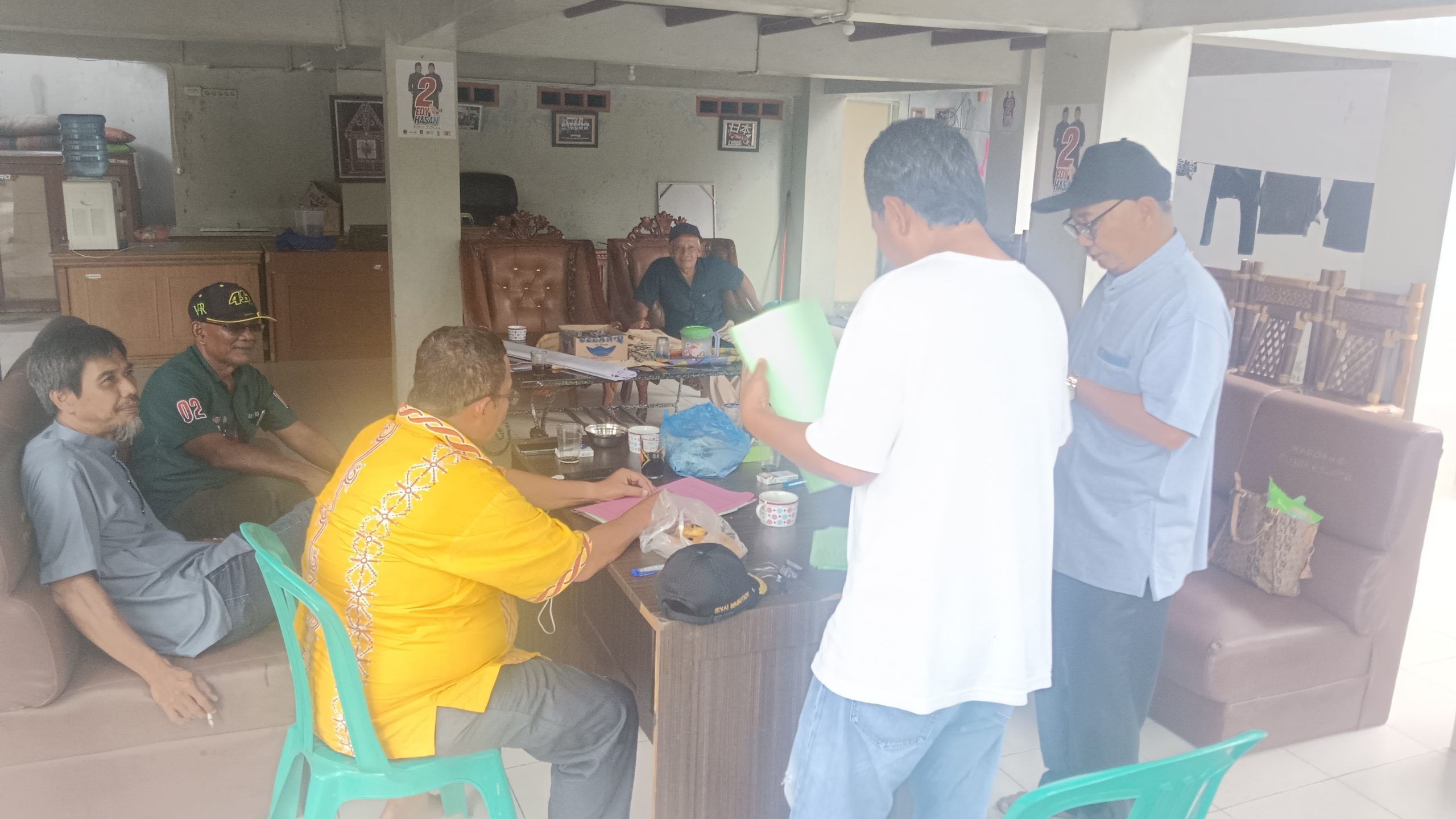 Suasana rapat panitia persiapan silaturrahmi Edy - Hasan dengan masyarakat Labuhanbatu Raya yang berdomisili di Medan.