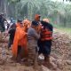 Satu Keluarga Tewas Tertimbun Longsor