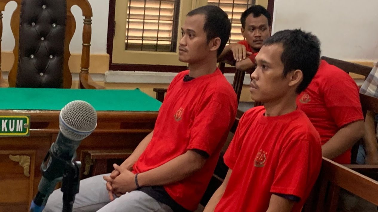 Dedi Noviyana dan Tanajudin saat menjalani sidang di Pengadilan Negeri Medan (istimewa)