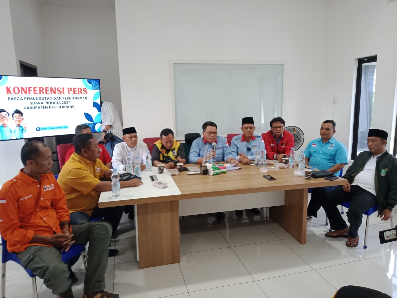 Deklarasi Kemenangan Asri-Lom Lom