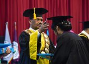 Unimed Wisuda 1.975 Lulusan, Rektor: Pengelolaan Kami Selaras dengan Kebijakan Baru Kemendiktisaintek