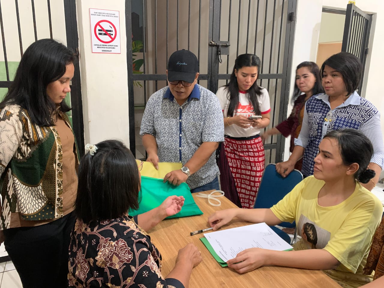 Ratu entok saat pelimpahan tahap II di Kejari Medan