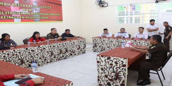 Kejari Medan Hentikan Perkara Pencurian Perhiasan Melalui Restorative Justice