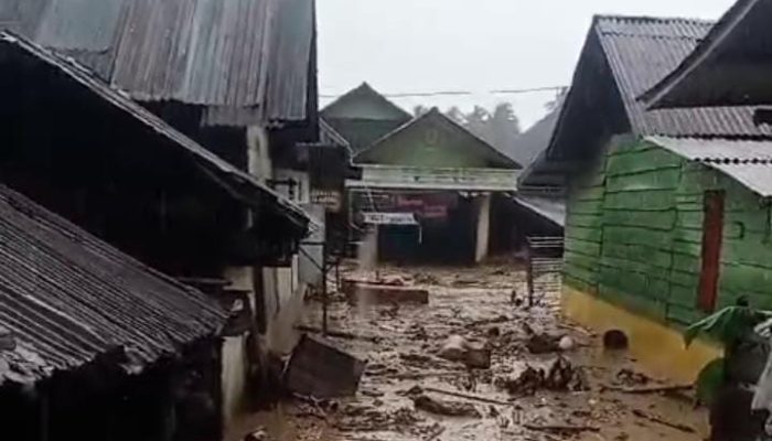 Desa Kota Tua, Tano Tombangan Tapsel Diterjang Banjir Bandang