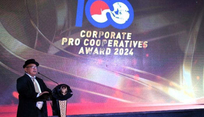 Majalah Peluang Gelar 100 Corporate Pro Cooperatives Award 2024