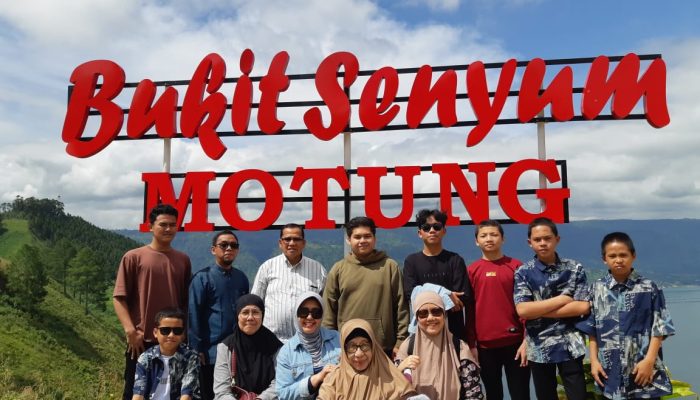 Yayasan Syafaat Tahfiz Quran An Nur Berikan Reward ke Parapat dan Sertifikat kepada Santri Hafiz