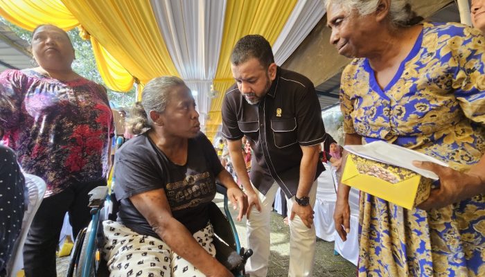 Masyarakat 2 Kecamatan ‘Ngadu’ ke Rommy Van Boy