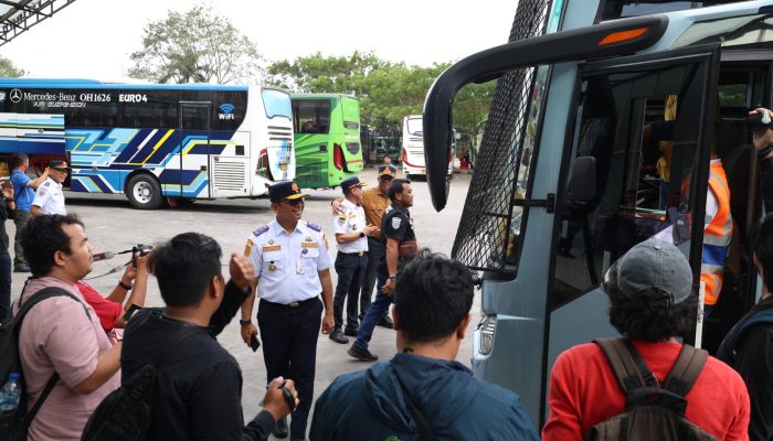 Kolaborasi Dishub Sumut Bersama Instansi Terkait Rekomendasikan Peringatan Perbaikan untuk Ratusan Kendaraan, Delapan Awak Angkutan Positif Narkoba