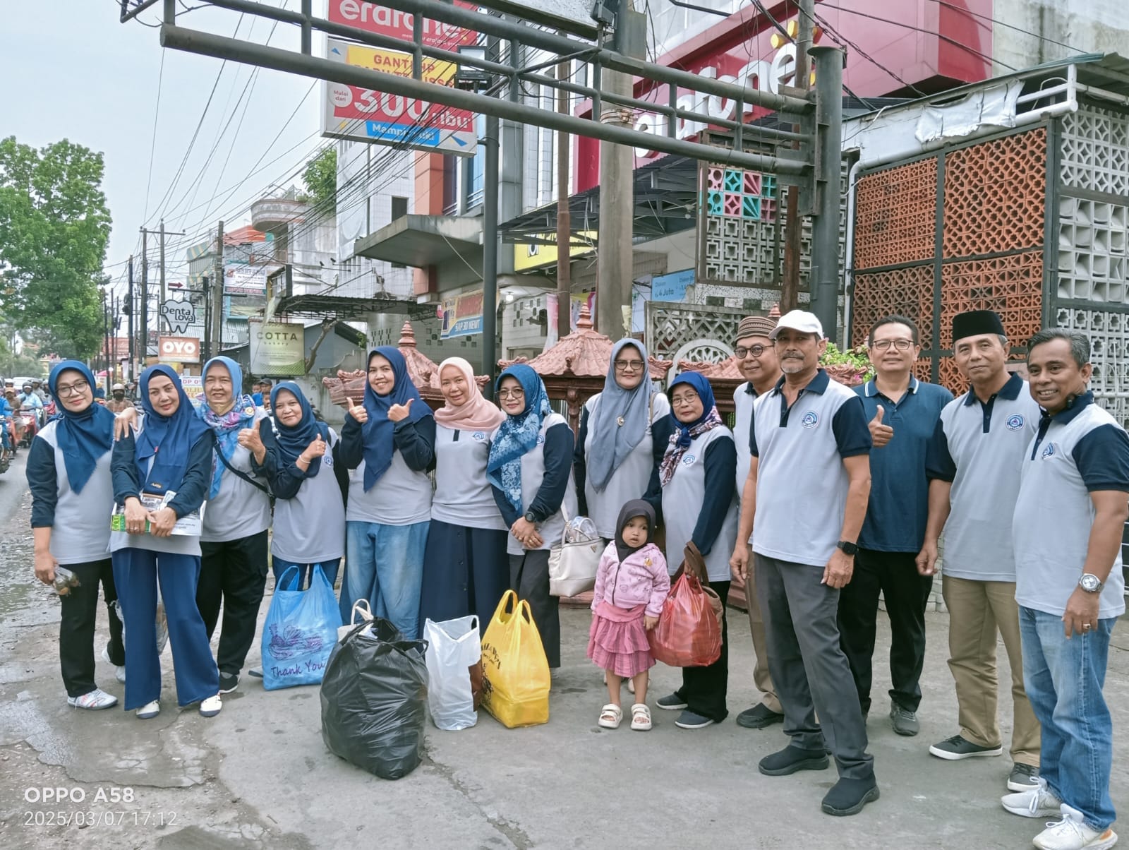 IKA UMA Berbagi Takjil
