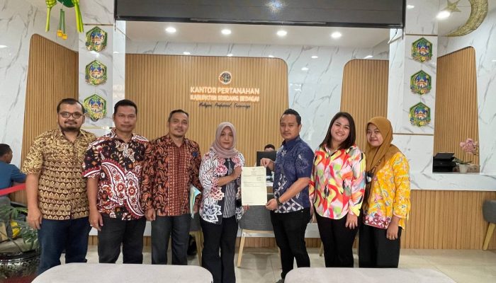 Kantah Serdang Bedagai Serahkan Sertipikat Aset Pemerintah ke Pemkab