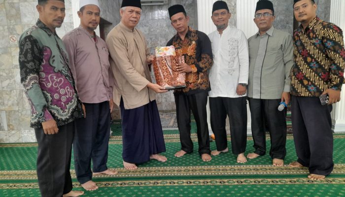Ka. KUA dan Penyuluh Agama Islam Kecamatan Medan Kota Gelar Safari Ramadhan 1446 H di Masjid Jamik Teladan