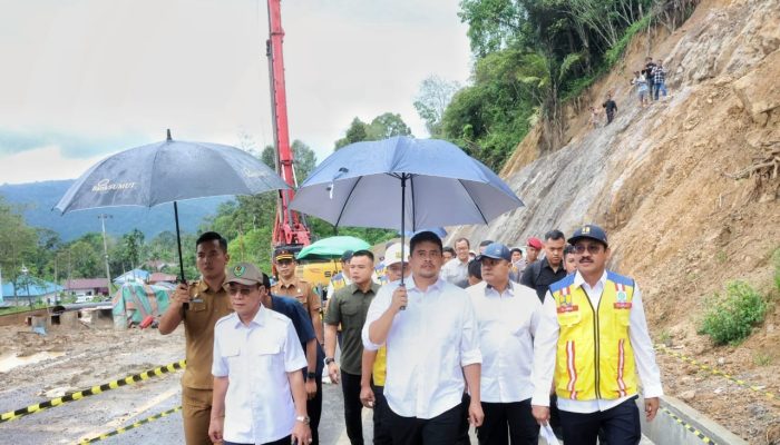 Tinjau Perbaikan Jalan Batu Jomba, Bobby Nasution Pastikan Jalur Aman untuk Pemudik